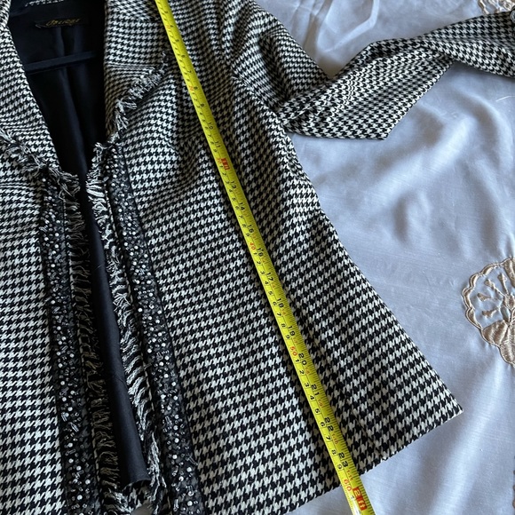 Houndstooth blazer with beads and pearl buttons - Picture 11 of 15